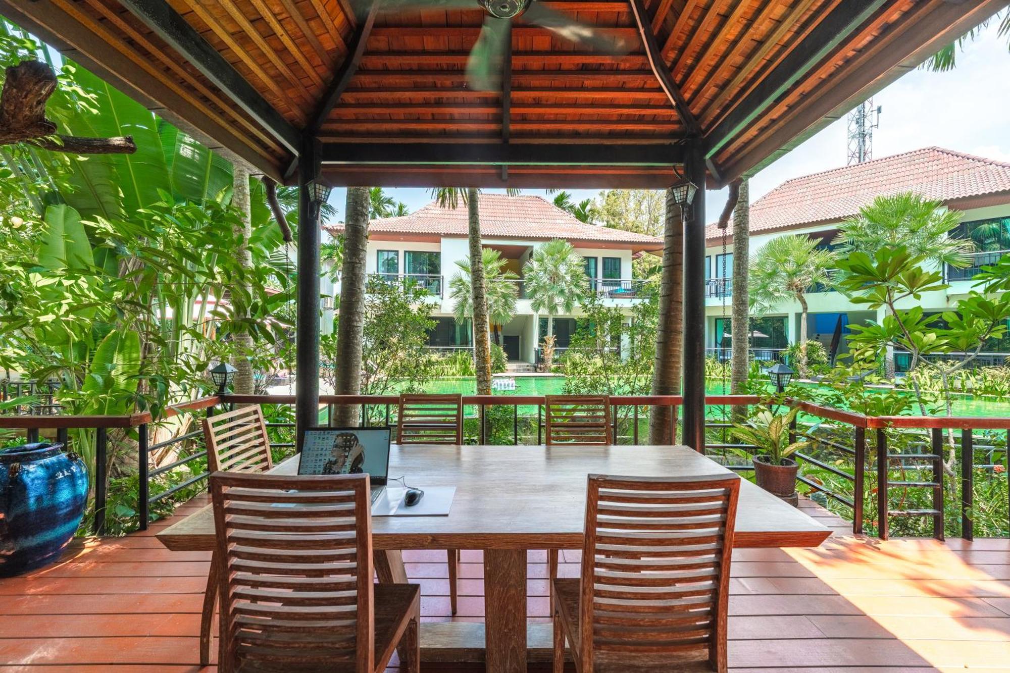 Coco Retreat Phuket Resort And Spa - Sha Plus Чалонг Экстерьер фото